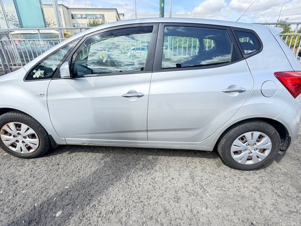 Hyundai ix20 MPV, Petrol, 2014, Silver