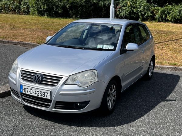 Volkswagen Polo Hatchback, Petrol, 2007, Silver