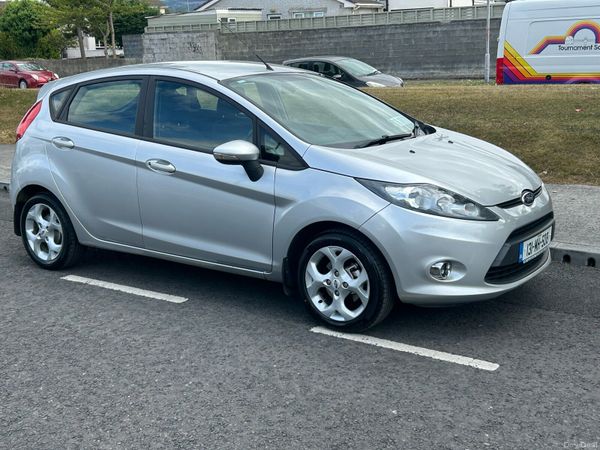 Ford Fiesta Hatchback, Petrol, 2013, Silver