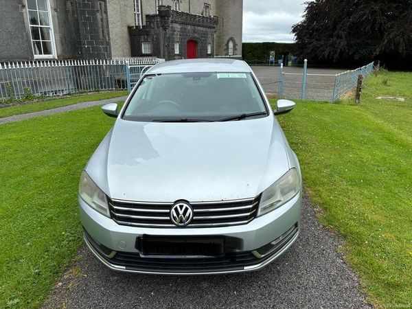 Volkswagen Passat Saloon, Diesel, 2012, Silver
