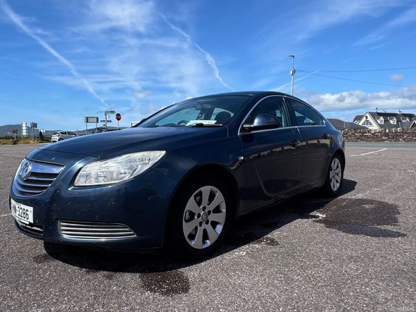 Vauxhall Insignia Hatchback, Diesel, 2011, Blue