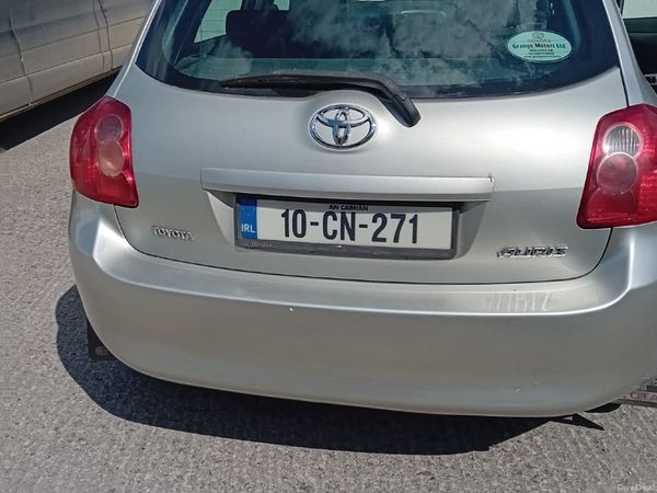 Toyota Auris Hatchback, Diesel, 2010, Silver