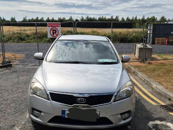 Kia Ceed Hatchback, Diesel, 2011, Silver