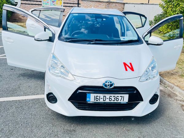 Toyota Aqua Hatchback, Petrol Hybrid, 2016, White
