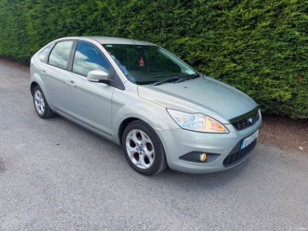 Ford Focus Hatchback, Diesel, 2010, Gold