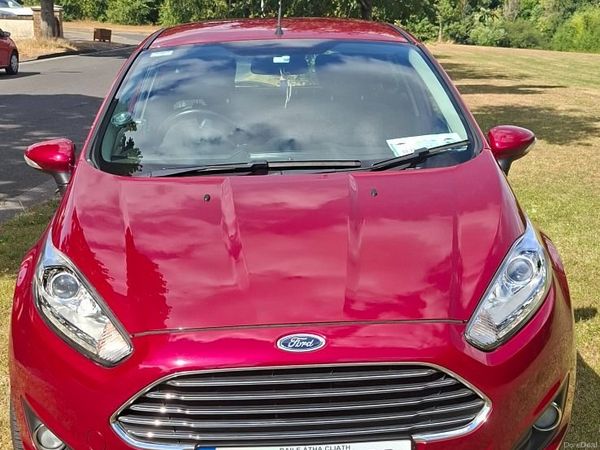Ford Fiesta Hatchback, Petrol, 2014, Red