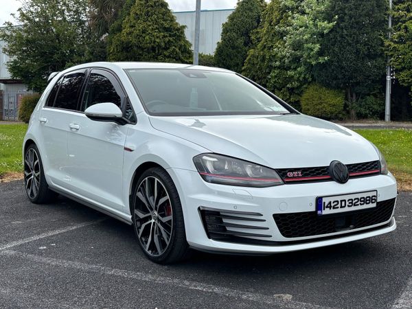 Volkswagen Golf Hatchback, Petrol, 2014, White