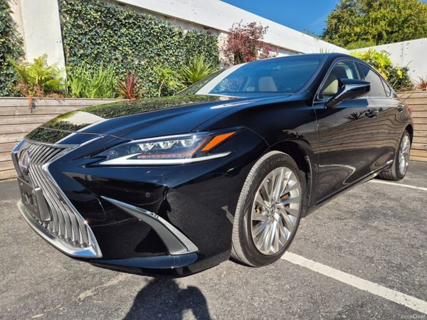 Lexus ES Saloon, Petrol Hybrid, 2021, Black