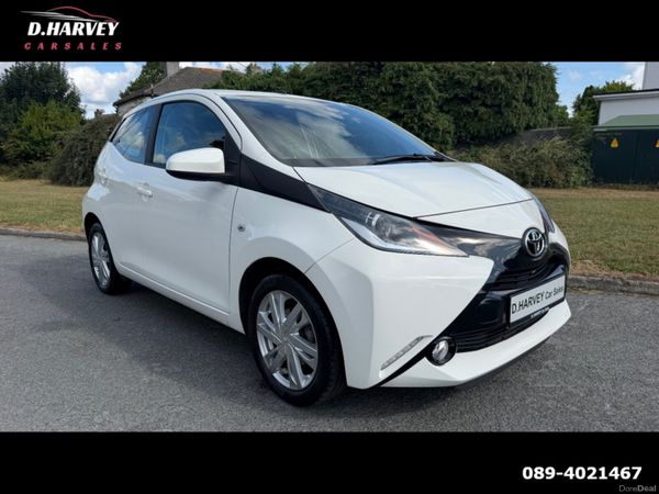 Toyota Aygo Hatchback, Petrol, 2017, White