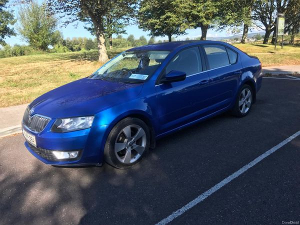 Skoda Octavia Hatchback, Diesel, 2017, Blue