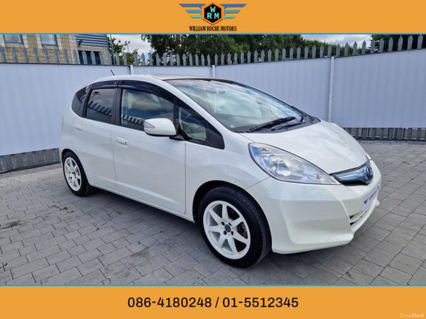 Honda Jazz Hatchback, Petrol Hybrid, 2011, White
