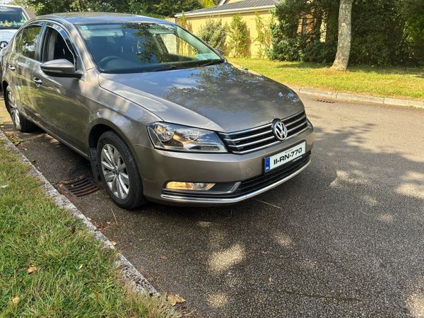 Volkswagen Passat Saloon, Diesel, 2011, Brown