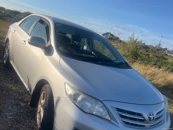 Toyota Corolla Saloon, Diesel, 2012, Silver