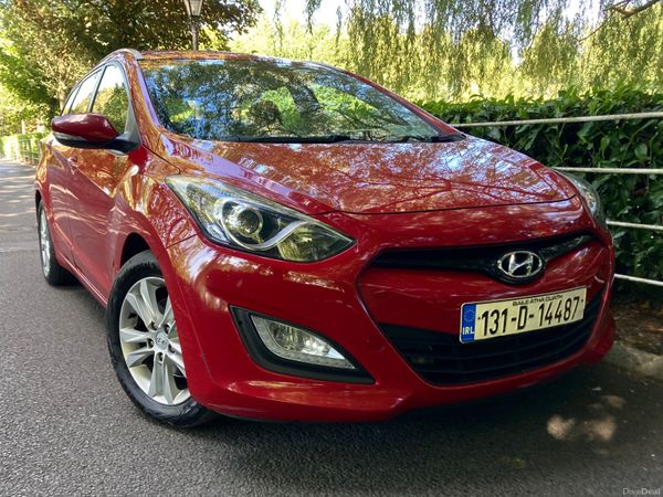 Hyundai i30 Estate/Jeep, Diesel, 2013, Red