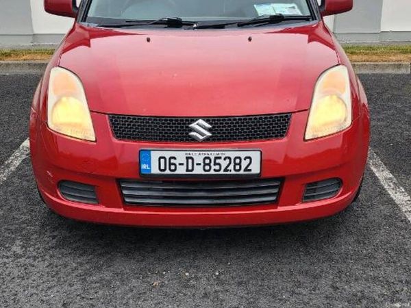 Suzuki Swift Hatchback, Petrol, 2006, Red