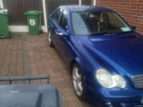 Mercedes-Benz C-Class Saloon, Petrol, 2005, Blue