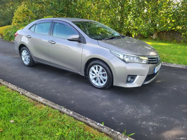 Toyota Corolla Saloon, Diesel, 2014, Bronze