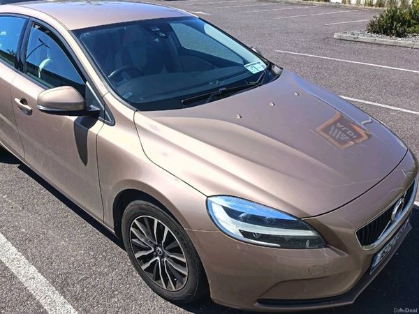 Volvo V40 Hatchback, Diesel, 2016, Bronze