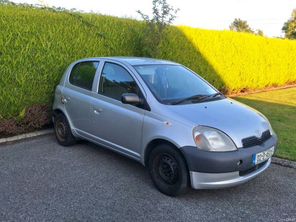 Toyota Yaris Hatchback, Petrol, 2002, Silver