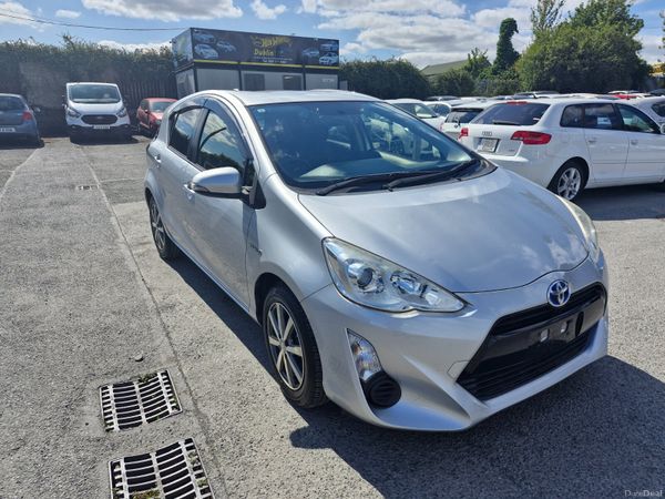 Toyota Aqua Hatchback, Petrol Hybrid, 2015, Silver
