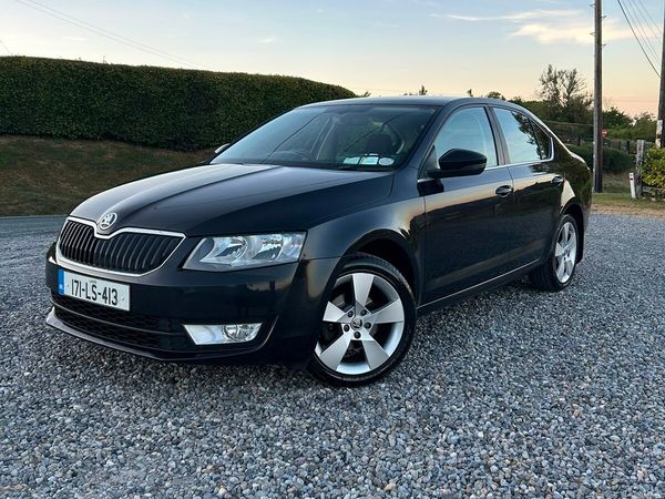 Skoda Octavia Saloon, Diesel, 2017, Black