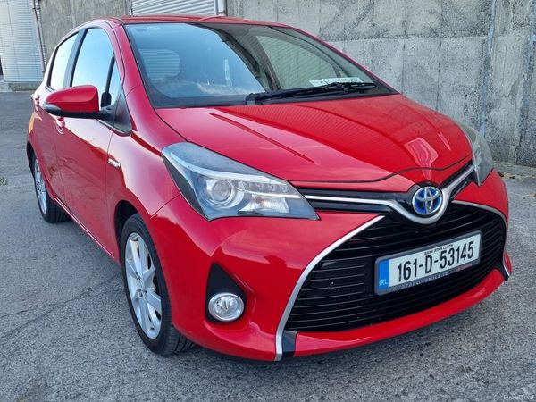 Toyota Yaris Hatchback, Petrol Hybrid, 2016, Red