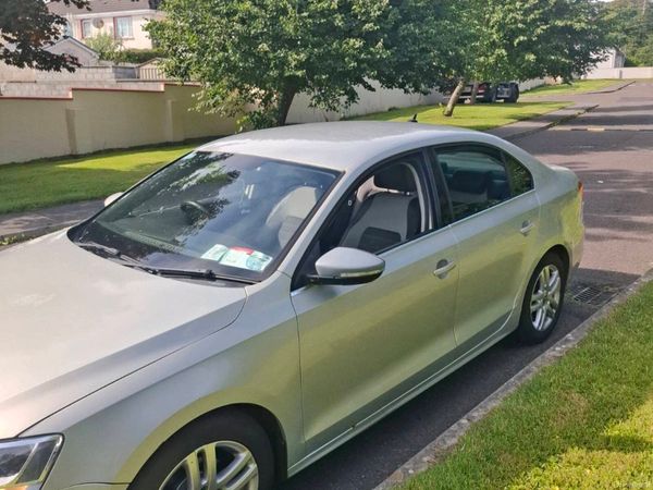 Volkswagen Jetta Saloon, Diesel, 2011, Silver