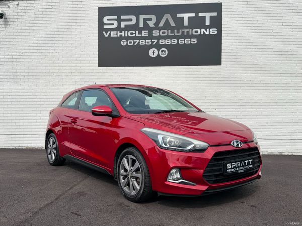 Hyundai i20 Hatchback, Petrol, 2015, Red