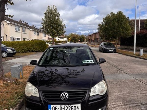 Volkswagen Polo Hatchback, Petrol, 2006, Black