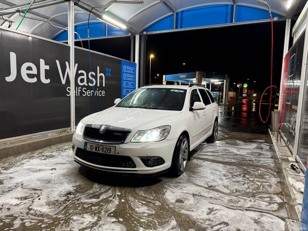 Skoda Octavia Estate, Diesel, 2010, White