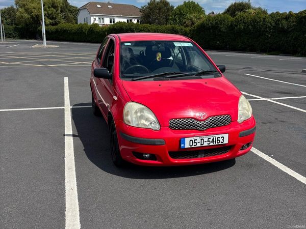 Toyota Yaris Hatchback, Petrol, 2005, Red