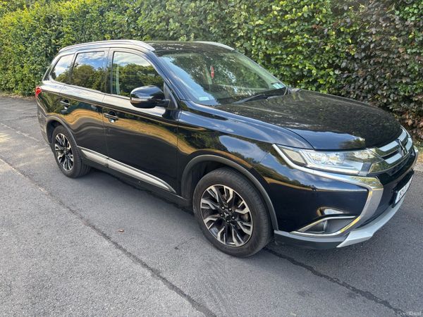 Mitsubishi Outlander SUV, Diesel, 2016, Black