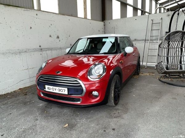 Mini Cooper Hatchback, Diesel, 2016, Red