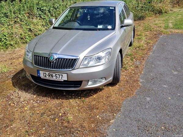 Skoda Octavia Saloon, Diesel, 2012, Beige