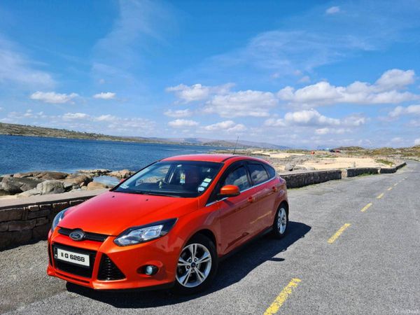 Ford Focus Hatchback, Diesel, 2011, Red
