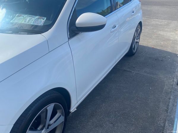 Peugeot 308 Hatchback, Diesel, 2014, White