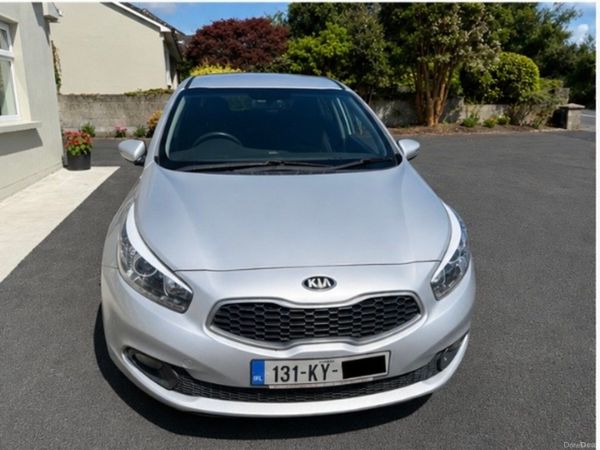 Kia Ceed Hatchback, Diesel, 2013, Silver