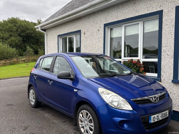 Hyundai i20 Hatchback, Petrol, 2010, Blue