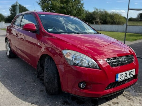 Kia Ceed Hatchback, Diesel, 2008, Red