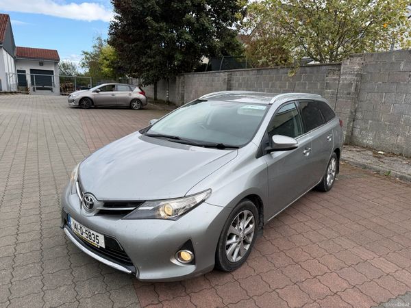 Toyota Auris Estate/Jeep, Diesel, 2014, Grey