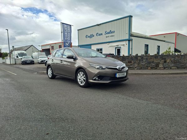 Toyota Auris MPV, Petrol, 2017, Grey