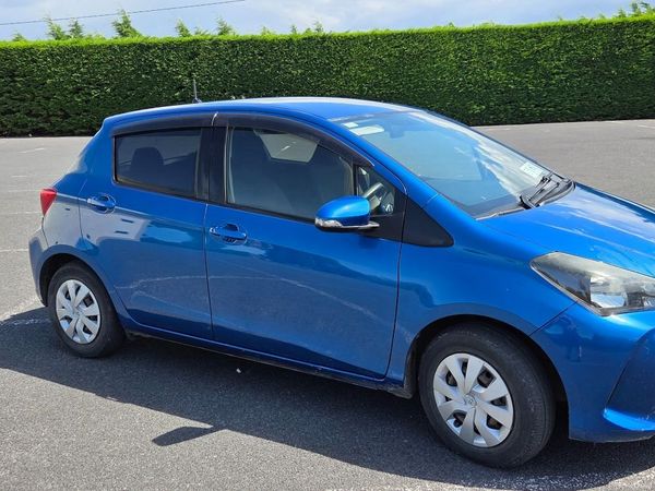 Toyota Vitz Hatchback, Petrol, 2015, Blue