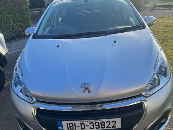 Peugeot 208 Hatchback, Petrol, 2018, Grey