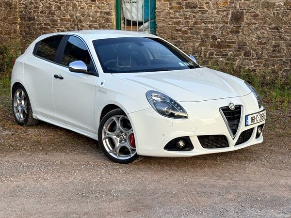 Alfa Romeo Giulietta Hatchback, Petrol, 2016, White