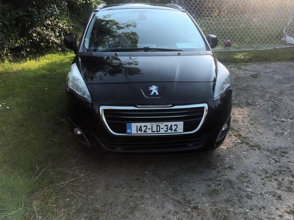 Peugeot 5008 MPV, Diesel, 2014, Black