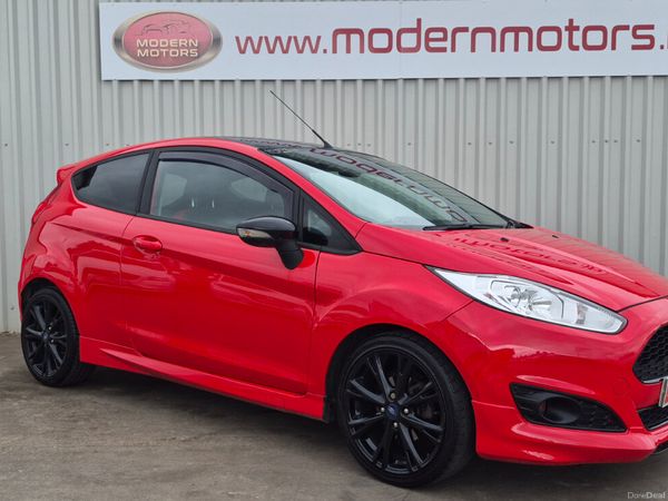 Ford Fiesta Hatchback, Petrol, 2015, Red