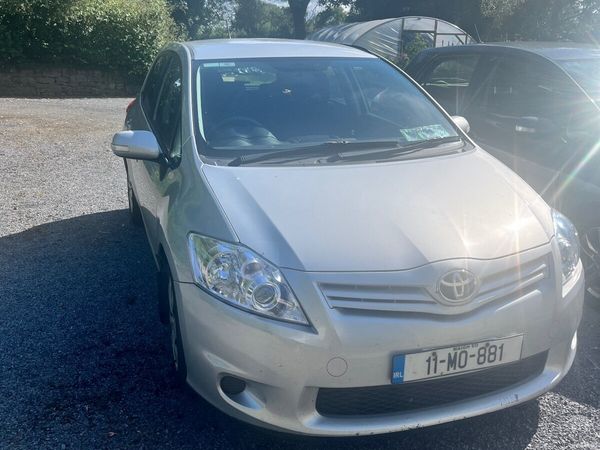 Toyota Auris Hatchback, Diesel, 2011, Silver