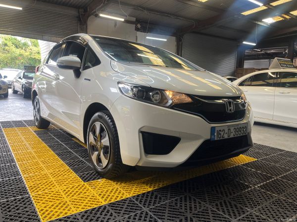 Honda Fit Hatchback, Petrol Hybrid, 2016, White