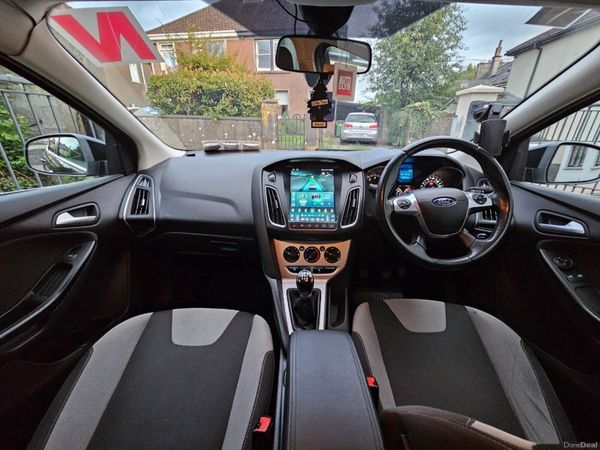 Ford Focus Hatchback, Petrol, 2014, Black