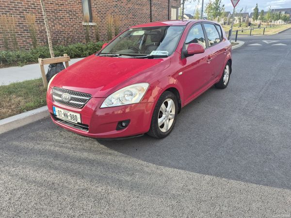 Kia Ceed Hatchback, Petrol, 2007, Red